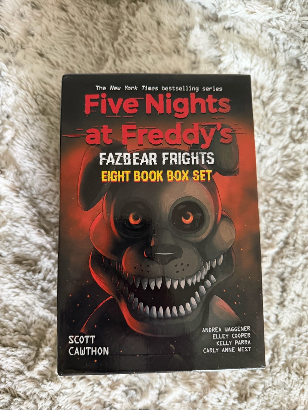 Five Nights at Freddy's: Fazbear Frights Eight Book Box Set - Black/Red